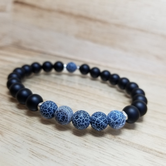 Black Onyx & Effloresce Agate Stretch Bracelet - Picture 4 of 8